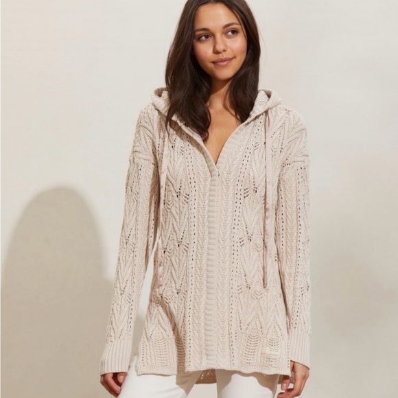 Hollister V-Neck Beige Cable Knit Sweater - Picture 4 of 5